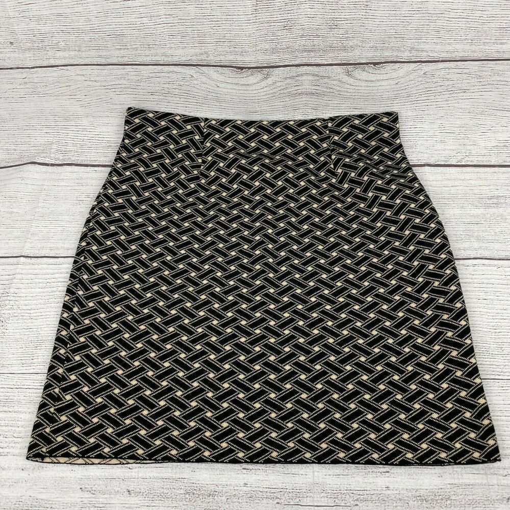 J. McLaughlin Black Beige Basket-weave metallic Knit Pencil Skit Size M